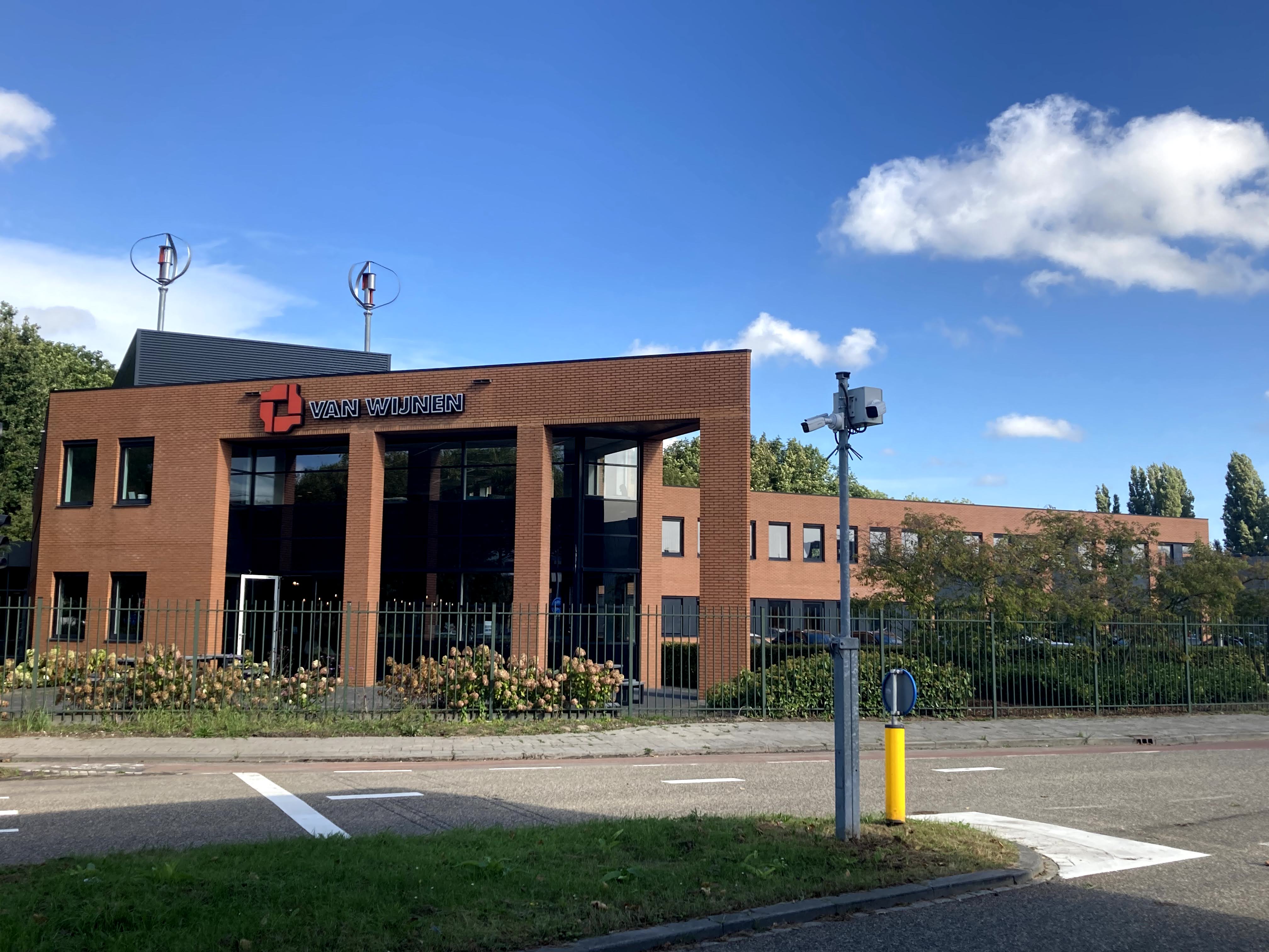 VAN WIJNEN DORDRECHT