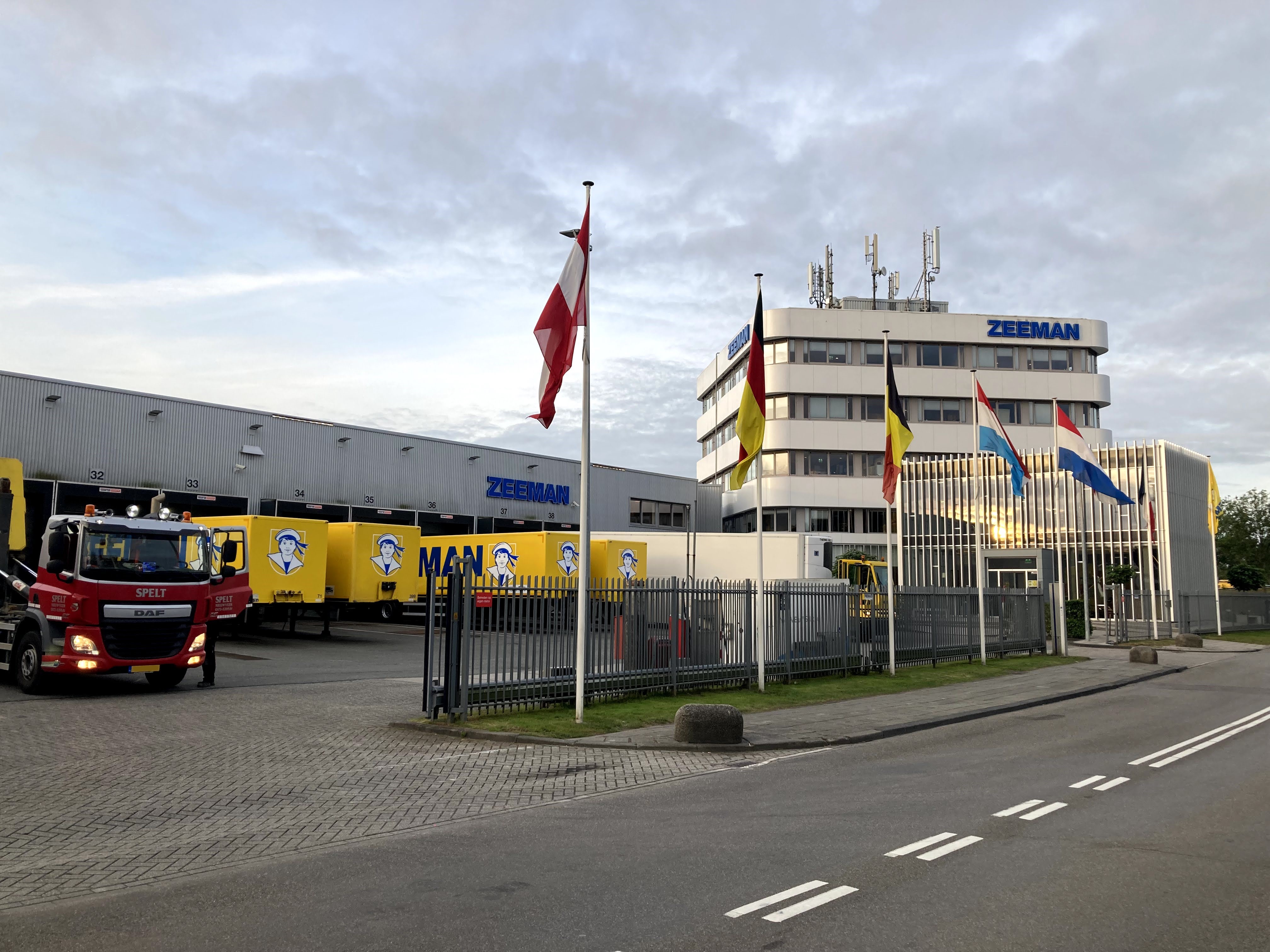 HOOFDKANTOOR ZEEMAN ALPHEN AAN DEN RIJN